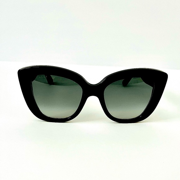 Gucci Black Framed Sunglasses w/ Gray lenses - Picture 5 of 15